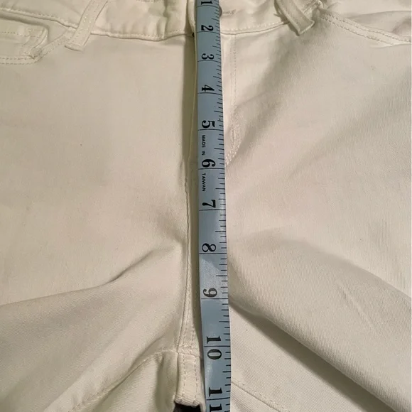 Old Navy Rockstar Mid-Rise White Distressed Skinny Jeans Size 12 - Picture 10 of 12